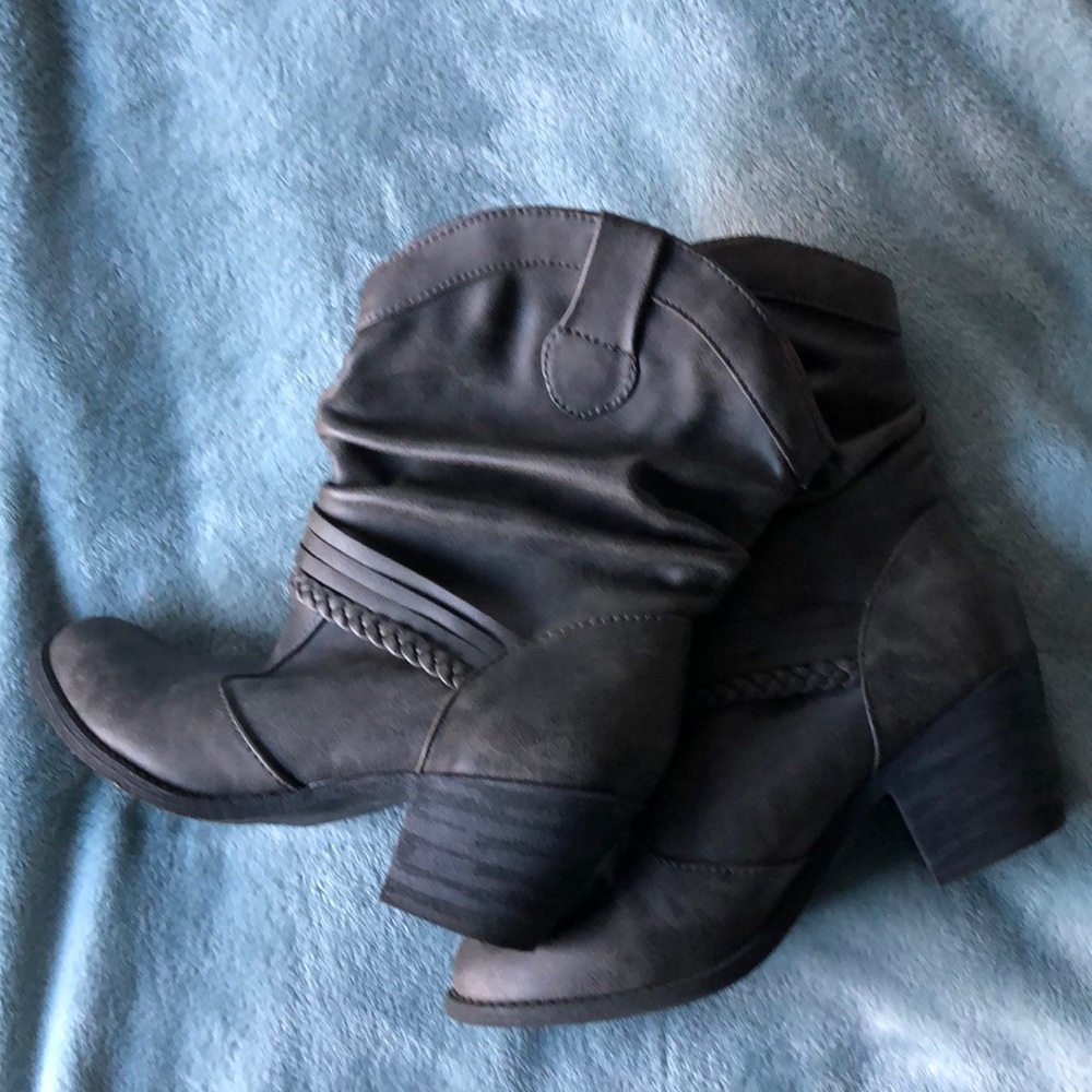 Cute western style boots